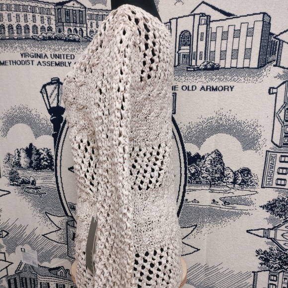 Beautiful knotted sweater - Picture 3 of 4